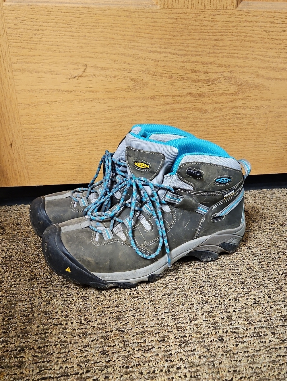 Keen Hiking Boots. Ladies Size 10.5